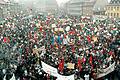 Hand in Hand mit den Gewerkschaften haben Betriebsräte in Mainfranken den einen oder anderen Erfolg erzielt. Und wenn es mit solchen Großdemonstrationen wie hier im Februar 1993 auf dem Markptlatz in Schweinfurt sein musste.