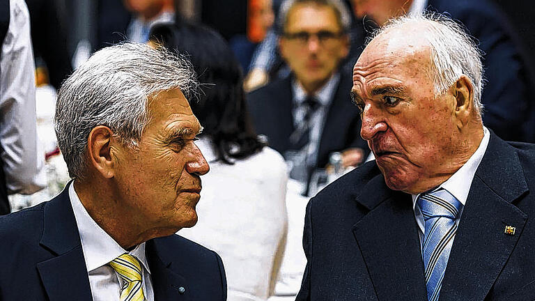 Langjährige Weggefährten: Michael Glos (links) und Altbundeskanzler Helmut Kohl. Langjährige Weggefährten: Michael Glos (links) und Altbundeskanzler Helmut Kohl.