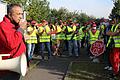 Warnstreik bei Hiestand in Gerolzhofen: Die Produktion stand am Donnerstag still, die Gewerkschaft Nahrung-Genuss-Gaststätten (NGG) hatte die Hiestand-Mitarbeiter dazu aufgerufen, die Arbeit niederzulegen. Im Vordergrund: Ibo Ocak, Geschäftsführer der NGG Region Unterfranken.