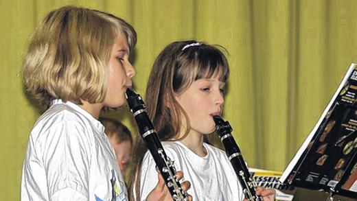 Musikalischer Nachwuchs: Die Bläserklasse der Grundschule Hofheim und das Jugendsymphonieorchester begeisterten mit ihrem Vortrag.