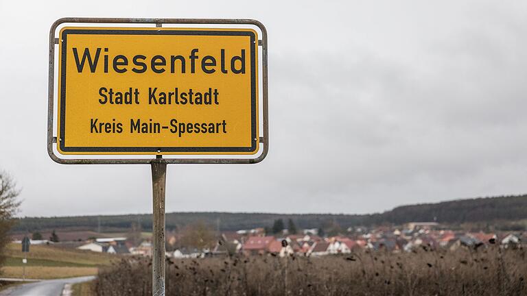 Vor 27 Jahren wurde eine 13-Jährige in Wiesenfeld getötet. Nun hofft die Polizei bei der Aufklärung des Mordes auf Hinweise.