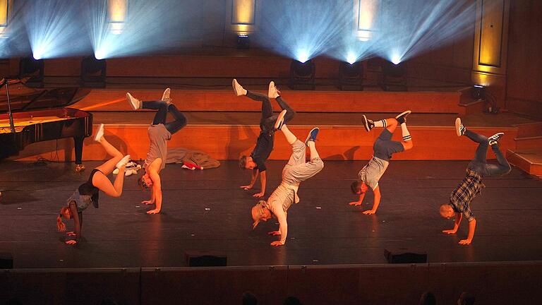 Die DDC Breakdancer aus Schweinfurt gaben 150 Prozent bei ihrer Show 'Breakin' Mozart'.       -  Die DDC Breakdancer aus Schweinfurt gaben 150 Prozent bei ihrer Show 'Breakin' Mozart'.