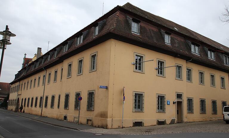 Die Tage der Kitzinger Polizeiinspektion am Landwehrplatz sind gezählt, in den nächsten Jahren geht es vor die Tore der Stadt in einen Neubau in den Marshall Heights.