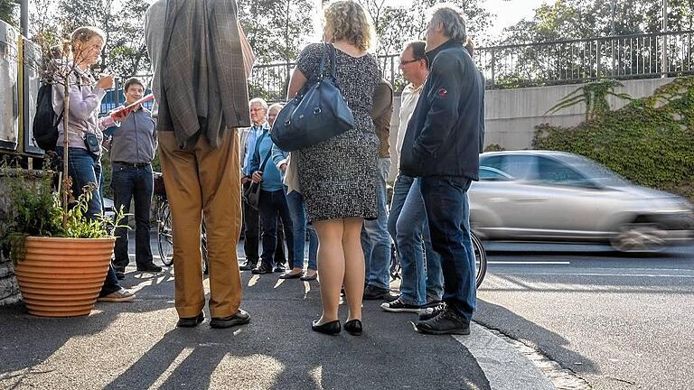 Spaziergang zum Lärm: Tour durch die Kantstraße.