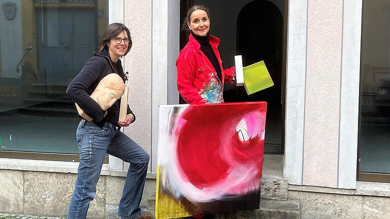 Im Atelier Maindesign in Marktbreit stellen Susanne Braterschofsky (rechts) und Heike Häberlein gemeinsam aus. Im Atelier Maindesign in Marktbreit stellen Susanne Braterschofsky (rechts) und Heike Häberlein gemeinsam aus.