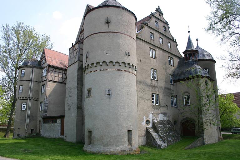 Im Schloss Waldmannshofen ist seit 1967 ein Feuerwehrmuseum untergebracht.