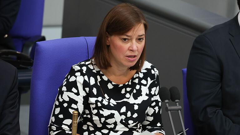 Yvonne Magwas - Bundestagsvizepräsidentin Yvonne Magwas (CDU) hat genug von rechter Hetze, Beleidigungen und Bedrohungen, wie sie sagt. (Archivfoto) Yvonne Magwas - Bundestagsvizepräsidentin Yvonne Magwas (CDU) hat genug von rechter Hetze, Beleidigungen und Bedrohungen, wie sie sagt. (Archivfoto)