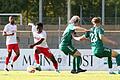 Fabrice Montcheu (links) von den Würzburger Kickers beobachtet Teamkollege Benjika Caciel, der im Toto-Pokal beim TSV Großbardorf zum Ausgleich traf und hier von Luca Binder (zweiter von Rechts) und Robin Zeitler (ganz rechts) . Am Ende setzten sich die Kickers im Elfmeterschießen durch.