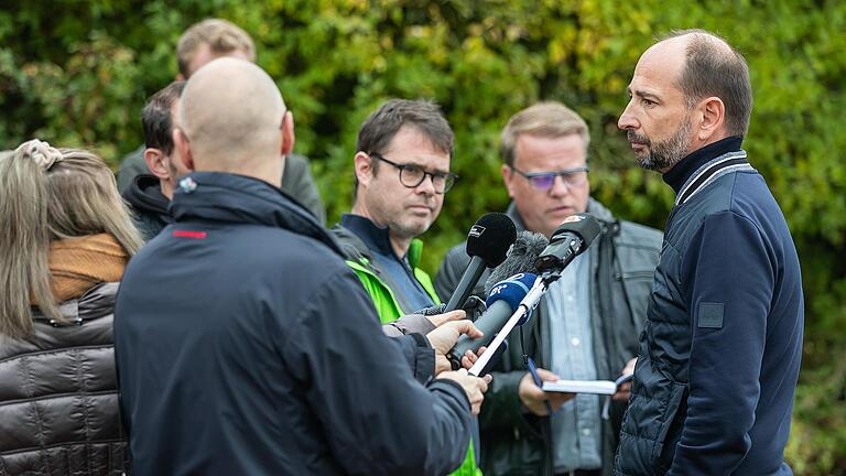 Gefragter Gesprächspartner: Kickers-Vorstandsvorsitzender Christan Jäger. Gefragter Gesprächspartner: Kickers-Vorstandsvorsitzender Christan Jäger.