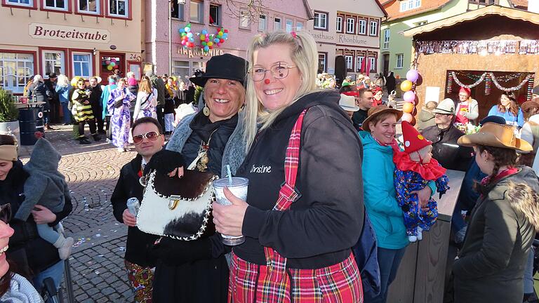 Böschemer Rosenmontagszug, ein Nachmittag  im Maumerhimmel.