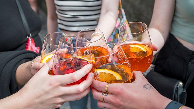 Aperol-Spritz       -  Der Aperol Spritz ist ein beliebter Sommerdrink.