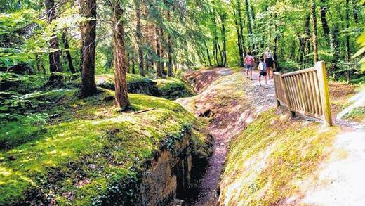 Schützengraben heute: Blick auf den Frontbogen Saint-Mihiel