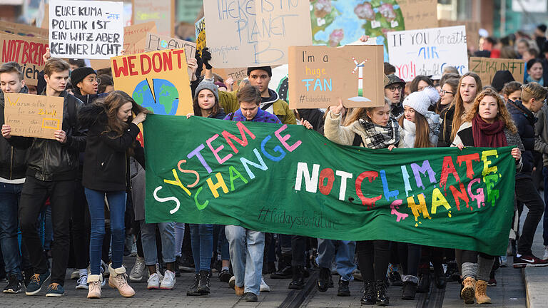 Liveticker zum Nachlesen: So lief der Schulstreik in Würzburg       -  In 50 deutschen Städten gingen am Freitag Schüler für Klimaschutz auf die Straße – auch in Würzburg.