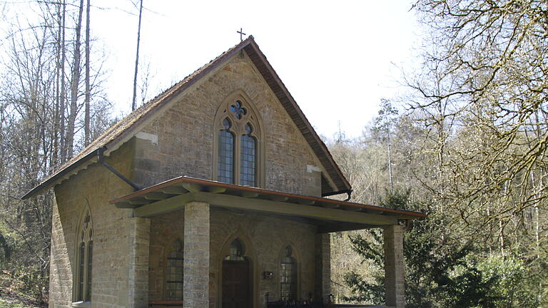 Die Kapelle Terzenbrunn liegt direkt neben der Quelle.       -  Die Kapelle Terzenbrunn liegt direkt neben der Quelle.