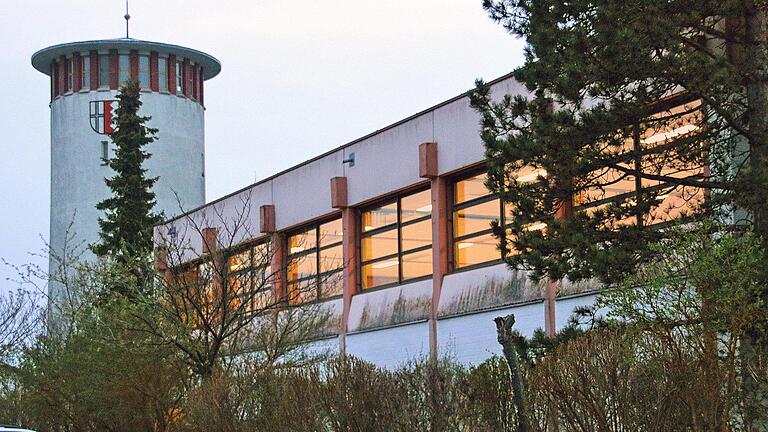 Die Wasserversorgung und die Mehrzweckhalle standen im Mittelpunkt der  Sitzung des Rannunger Gemeinderates. Der Turm hat ausgedient, für die Halle  wurden Fachplanungen vergeben. Foto: Dieter Britz       -  Die Wasserversorgung und die Mehrzweckhalle standen im Mittelpunkt der  Sitzung des Rannunger Gemeinderates. Der Turm hat ausgedient, für die Halle  wurden Fachplanungen vergeben. Foto: Dieter Britz