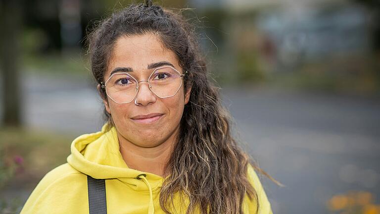 Caro Dilek (40) aus Niederwerrn hält die Situation für die Mitarbeitenden für unerträglich.