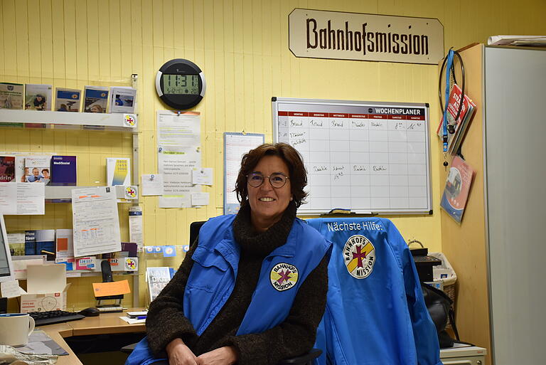 Susanne Brand arbeitet seit 12 Jahren bei der Schweinfurter Bahnhofsmission, seit zwei Jahren ist sie deren Leiterin. Susanne Brand arbeitet seit 12 Jahren bei der Schweinfurter Bahnhofsmission, seit zwei Jahren ist sie deren Leiterin.
