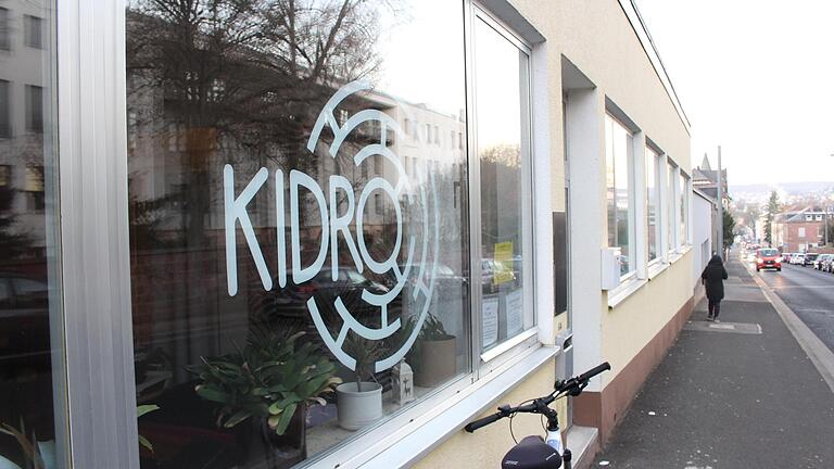 Der gemeinnützige Verein Kidro engagiert sich in Bad Kissingen für Bedürftige.  Streetworker Christian Fenn berichtet von einer Veränderung der Szene. Er will eine neue Beratungsstelle für Jugendliche aufbauen.       -  Der gemeinnützige Verein Kidro engagiert sich in Bad Kissingen für Bedürftige.  Streetworker Christian Fenn berichtet von einer Veränderung der Szene. Er will eine neue Beratungsstelle für Jugendliche aufbauen.
