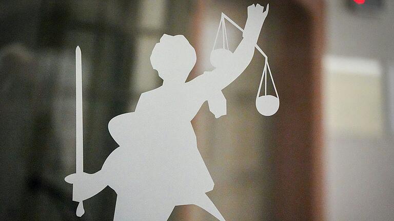 Die Figur der Justitia mit Richtschwert und Waage gilt als Symbol der Rechtsprechung.&nbsp;