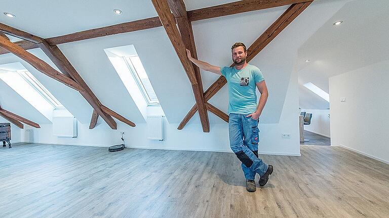 Fast alle Arbeiten in seiner neuen Wohnung auf dem ehemaligen Getreidespeicher hat Bauherr Tobias Dünisch selbst erledigt. Fast alle Arbeiten in seiner neuen Wohnung auf dem ehemaligen Getreidespeicher hat Bauherr Tobias Dünisch selbst erledigt.