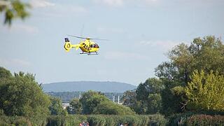 Riskantes Baden im Fluss       -  98 Menschen sind, laut einer Statistik des DLRG, zum Beispiel im Jahr 2011 in Bayern ertrunken. Damit stellt Ertrinken die zweithäufigste Unfallursache mit Todesfolge im Freistaat dar, nur Verkehrsunfälle fordern noch mehr Leben. Die meisten Badeunfälle passieren,...