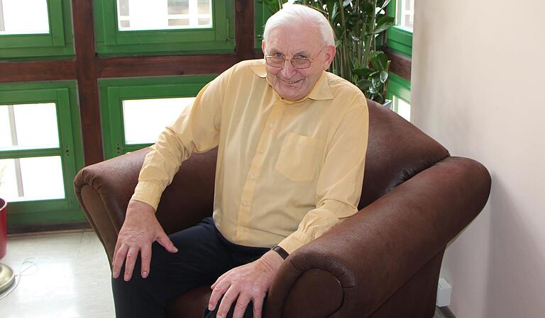 Hans Roscher wohnt im Stiftungs-, Alten- und Pflegeheim in Bad Neustadt. Hans Roscher wohnt im Stiftungs-, Alten- und Pflegeheim in Bad Neustadt.
