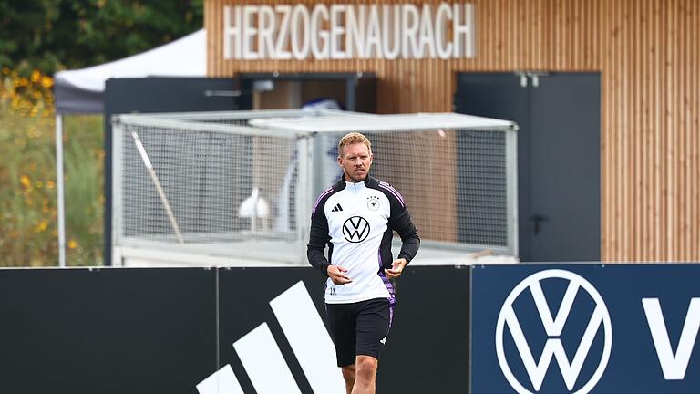 Fußball - Training Nationalmannschaft - Julian Nagelsmann wird die Nationalspieler in Herzogenaurach auf die Nations-League-Endrunde vorbereiten. Fußball - Training Nationalmannschaft - Julian Nagelsmann wird die Nationalspieler in Herzogenaurach auf die Nations-League-Endrunde vorbereiten.