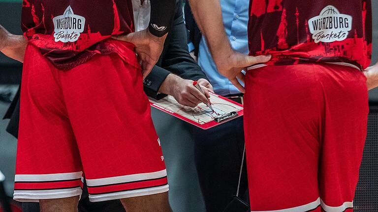 Finden die Würzburg Baskets auch im dritten Auswärtsspiel der Saison gegen die BG Göttingen die richtige Taktik?