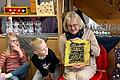Mit einer 'Kindergartenentlassfeier' wurde Hiltrun Krämer nach 30 Jahren im Kindergarten Reichmannshausen verabschiedet.