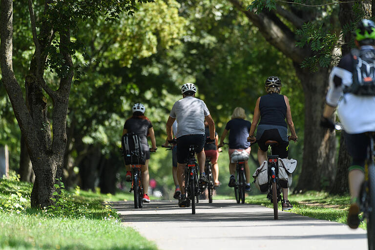 Die Belange der Radfahrer sollen in Würzburg künftig Priorität haben. Das hat der Stadtrat nach Forderungen eines Verkehrsbündnis im September entschieden.