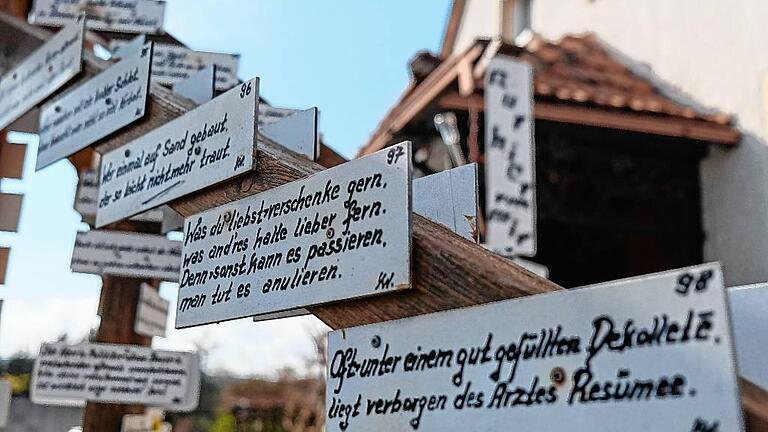 Poesie auf Plättchen: Ausschnitt aus der Reimpyramide. Poesie auf Plättchen: Ausschnitt aus der Reimpyramide.