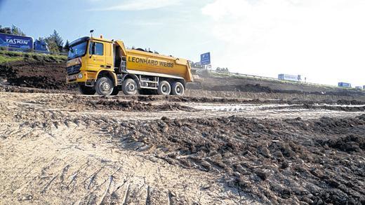 Kratzspuren: Tiefer und versetzt wird die neue Autobahn verlaufen.