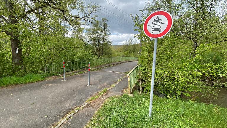 Die einspurige Sinnbrücke in der Häfnergasse soll während der Vollsperrung der Brücke in der Klinikstraße als Alternative ertüchtigt werden.