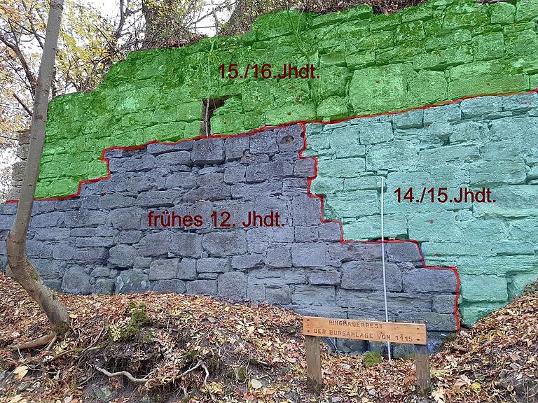 Das Gemäuer der Burgruine Ebersberg. Hier sind per Bildbearbeitung verschiedene Bauabschnitte unterschiedlich eingefärbt.&nbsp;