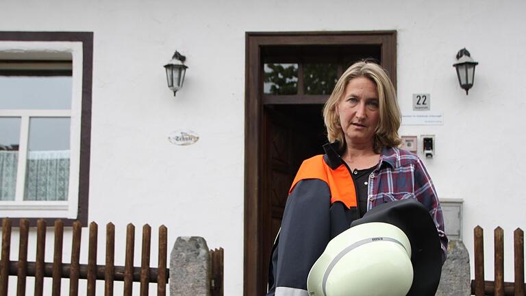 Als einzige Stadträtin war Heike Kötzner gegen die Vertagung der Entscheidung. Die Feuerwehr Volkers habe lange genug auf das neue Feuerwehrhaus gewartet,  sagte die Ortssprecherin. Foto: Ulrike Müller       -  Als einzige Stadträtin war Heike Kötzner gegen die Vertagung der Entscheidung. Die Feuerwehr Volkers habe lange genug auf das neue Feuerwehrhaus gewartet,  sagte die Ortssprecherin. Foto: Ulrike Müller