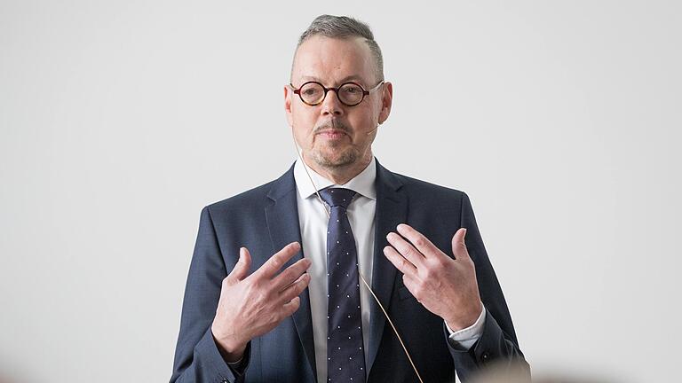 Peter Bofinger ist Professor für Volkswirtschaftslehre an der Universität Würzburg.