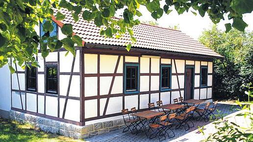Heute ein Vereinsheim: der ehemalige Kindergarten. Heute ein Vereinsheim: der ehemalige Kindergarten.