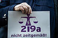 Ärzte sollen zwar bald auf ihrer Webseite angeben dürfen, dass sie Abtreibungen vornehmen – für weitere Informationen sollen sie Frauen aber an offizielle Beratungsstellen weiterleiten müssen.
