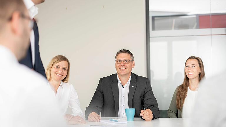 Ob Aus- oder Weiterbildungen: Das Erfolgsrezept bei FIS ist die individuelle Förderung der Mitarbeiter. Ob Aus- oder Weiterbildungen: Das Erfolgsrezept bei FIS ist die individuelle Förderung der Mitarbeiter.