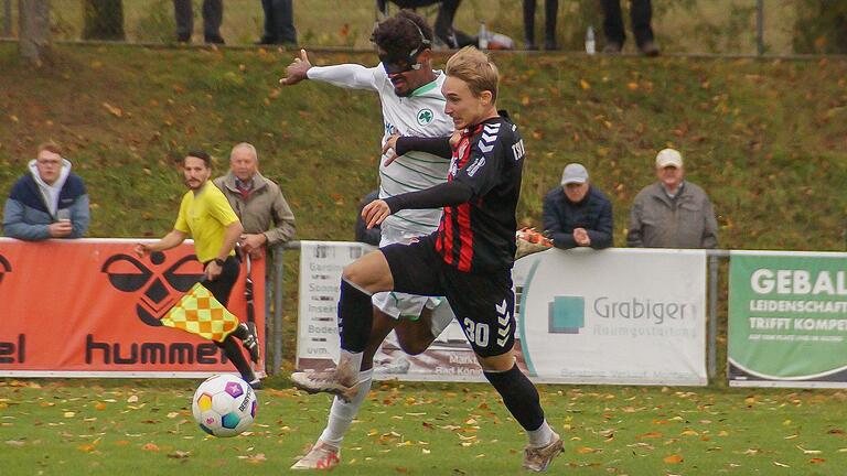 Ein belebendes Element im Spiel des TSV Aubstadt gegen die SpVgg Greuther Fürth II (links Tyron Duah) war Philipp Harlaß (rechts), der das zwischenzeitliche 2:0 erzielte.