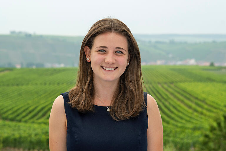 Vanessa Wischer aus Nordheim bewirbt sich um die Krone der Fränkischen Weinkönigin. Vanessa Wischer aus Nordheim bewirbt sich um die Krone der Fränkischen Weinkönigin.