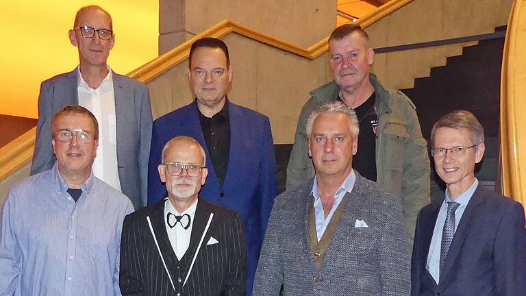 25 und 40 Jahre bei der SWG: OB Sebastian Remelé (rechts) sagte Dank für die Treue.