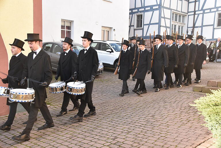 Die Wachmannschaft der Sebastiani-Wehr patrouilliert durch Lengfurt.