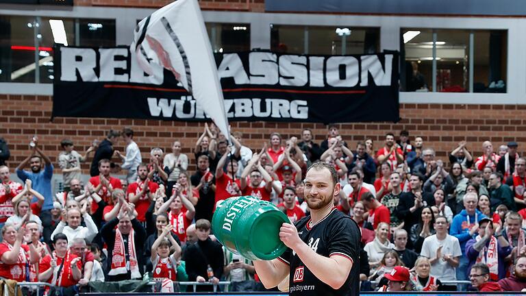 Neuer Rekordspieler der Würzburg Baskets und MVP der Partie gegen die Harko Crailsheim Merlins: Kapitän Felix Hoffmann&nbsp;