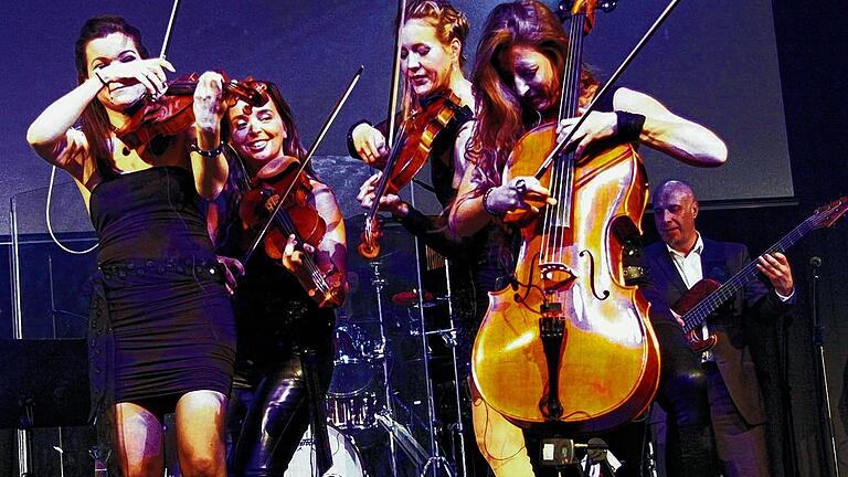 Special Guest: &bdquo;La Finesse&ldquo; begeisterte die vielen Besucher der Benefizkonzerte in der Grafenrheinfelder Kulturhalle.