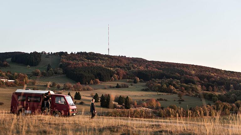 Individuell gestalteter Urlaub im Camper hat mit Corona nochmal einen Aufschwung erfahren - auch in der Rhön.  Foto: Nico Fay       -  Individuell gestalteter Urlaub im Camper hat mit Corona nochmal einen Aufschwung erfahren - auch in der Rhön.  Foto: Nico Fay