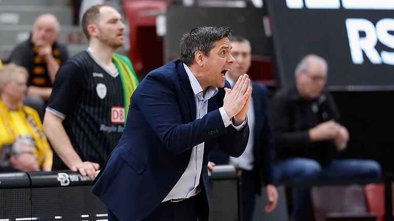 Headcoach Sasa Filipovski (Würzburg Baskets) hofft auf einen Heimsieg seiner Mannschaft gegen die HAKRO Merlins Crailsheim.