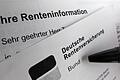 Bislang gibt es für Selbstständige keine Pflicht, für das Alter vorzusorgen - anders als bei Angestellten, die in die gesetzliche Rentenversicherung einzahlen. Foto: Franz-Peter Tschauner       -  Um die Rentenversicherungsnummer herauszufinden, gibt es mehrere Möglichkeiten.