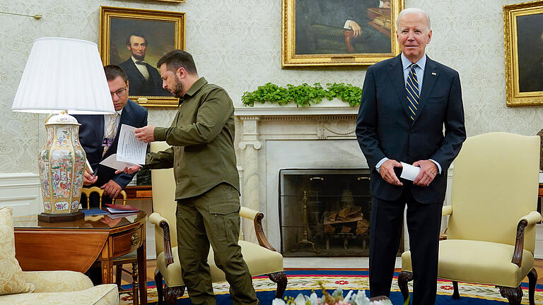 Ukrainischer Präsident Selenskyj in Washington.jpeg       -  Im September hat US-Präsident Joe Biden seinen ukrainischen Amtskollegen Wolodymyr Selenskyj im Weißen Hauses empfangen. Ein Treffen in herzlicher Atmosphäre. Doch nun könnte die Unterstützung der USA für Kiew ins Stocken geraten.