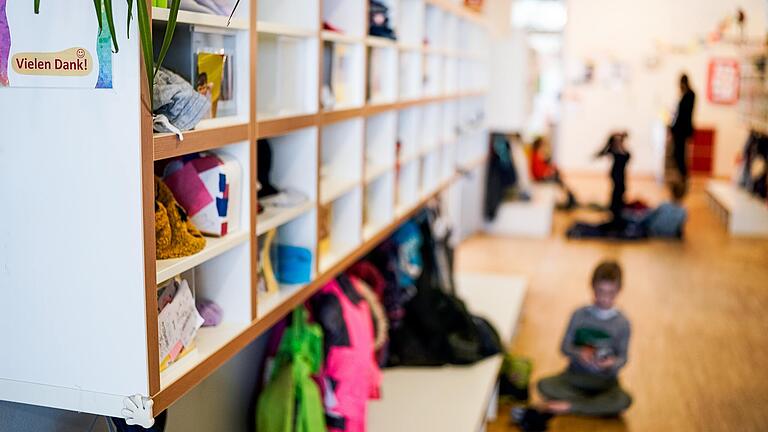 Für Main-Spessart werden pädagogische Willkommenskräfte gesucht, die Kindern und Jugendlichen aus der Ukraine die Ankunft erleichtern sollen. Für Main-Spessart werden pädagogische Willkommenskräfte gesucht, die Kindern und Jugendlichen aus der Ukraine die Ankunft erleichtern sollen.